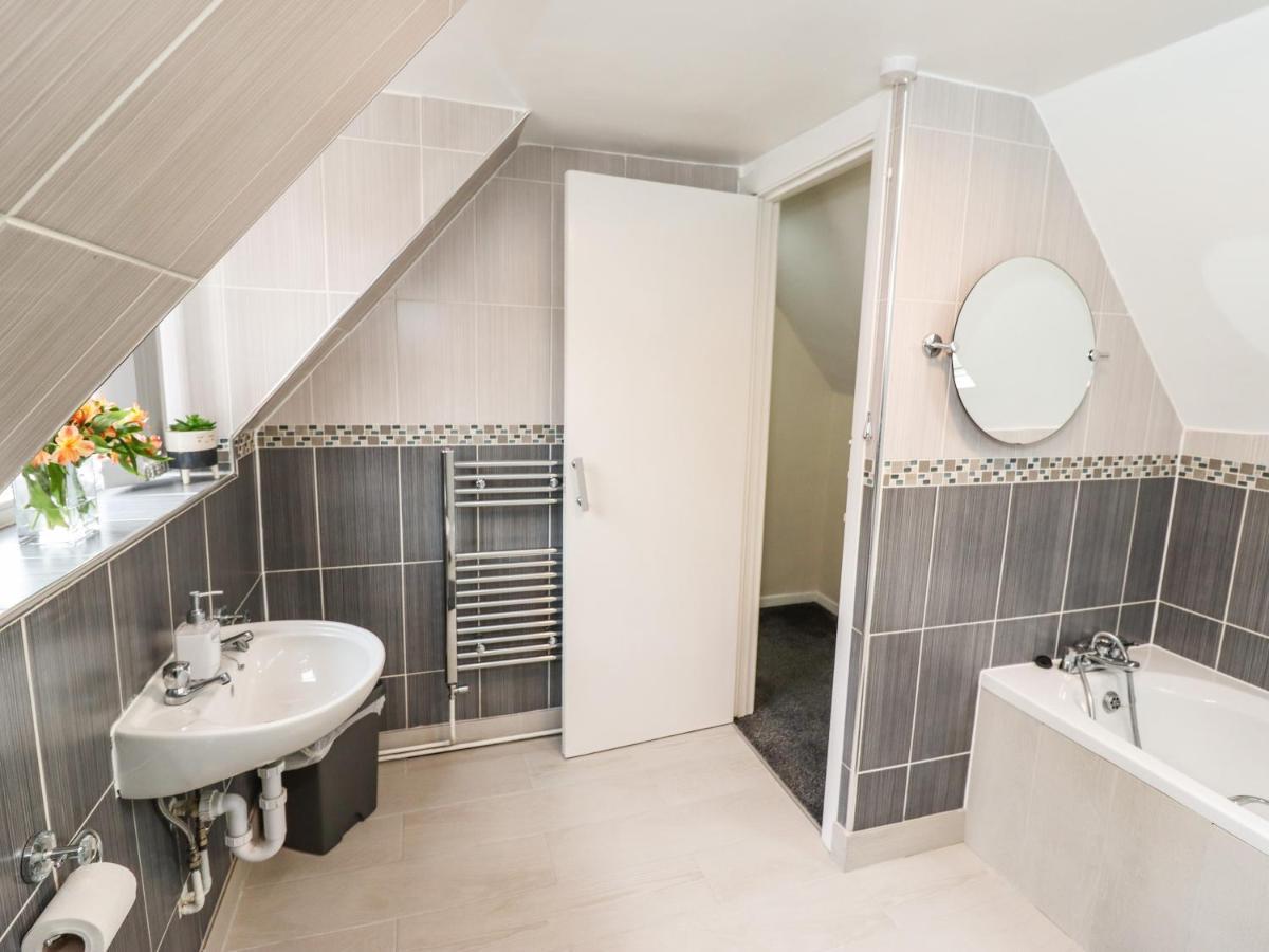 Station View Villa Whitby Ngoại thất bức ảnh