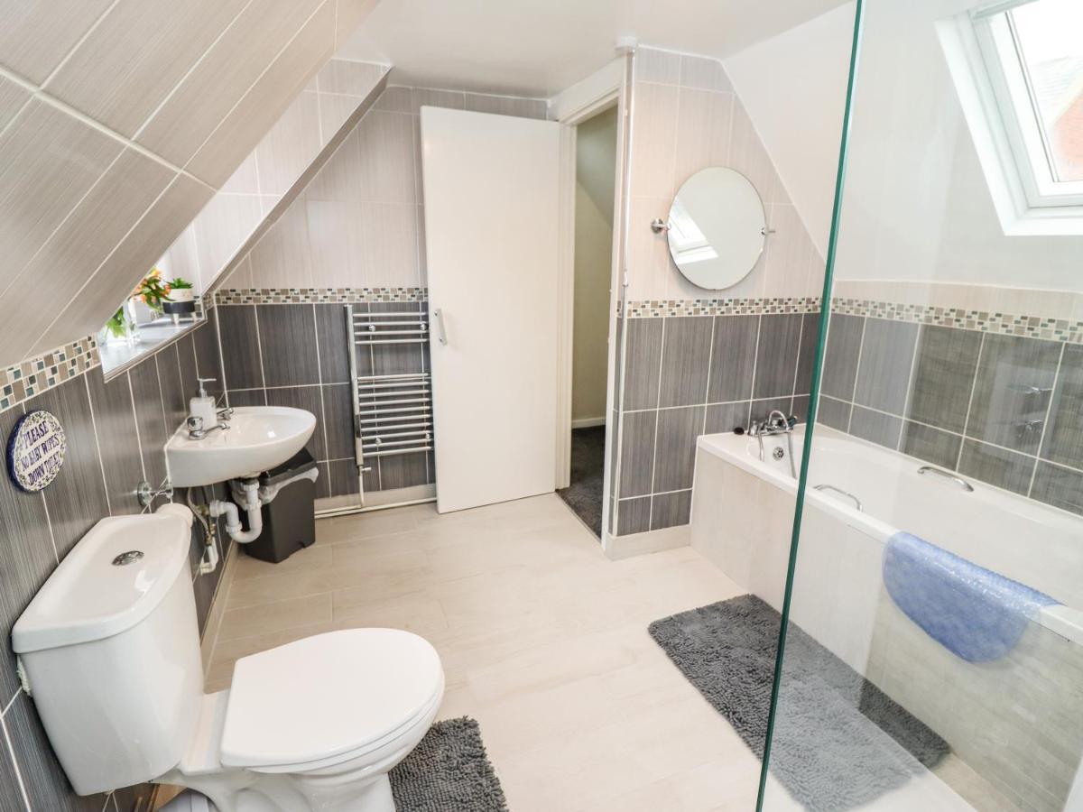 Station View Villa Whitby Ngoại thất bức ảnh